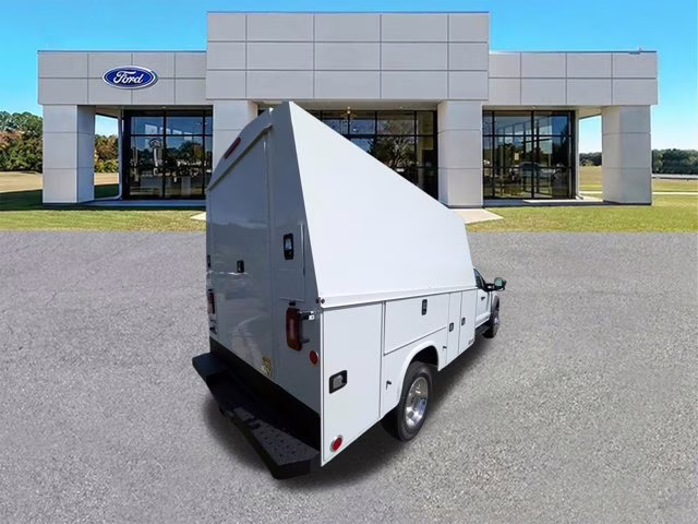 2026 Oxford White Ford Super Duty F-550 DRW XL RWD Truck