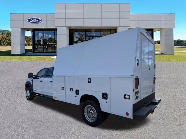 2026 Oxford White Ford Super Duty F-550 DRW XL RWD Truck