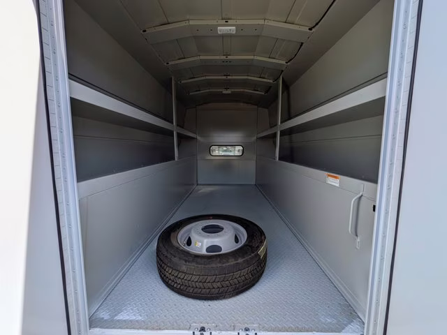 2026 Oxford White Ford Super Duty F-550 DRW XL RWD Truck