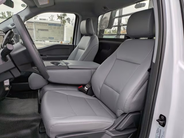 2026 Oxford White Ford Super Duty F-550 DRW XL 4X4 Truck