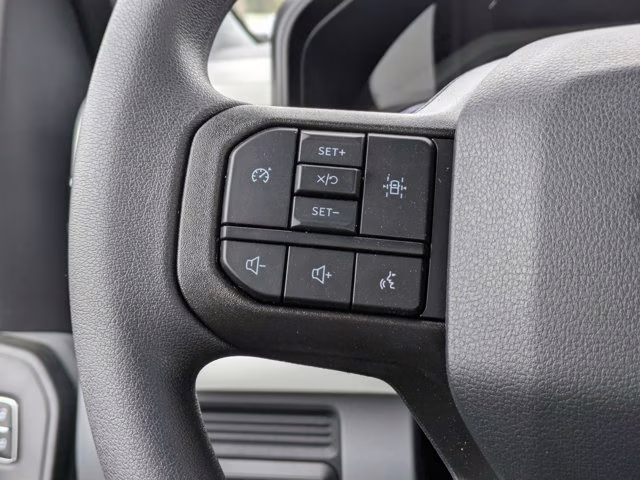 2026 Oxford White Ford Super Duty F-550 DRW XL 4X4 Truck