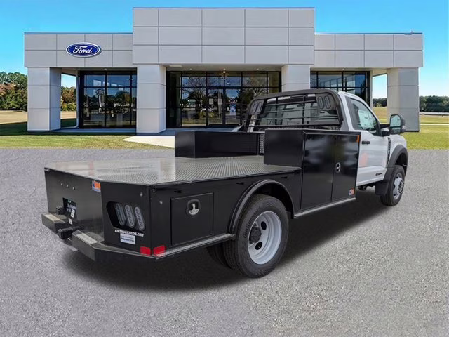 2026 Oxford White Ford Super Duty F-550 DRW XL 4X4 Truck