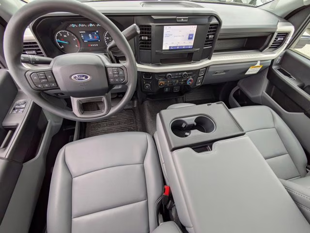 2026 Oxford White Ford Super Duty F-550 DRW XL 4X4 Truck