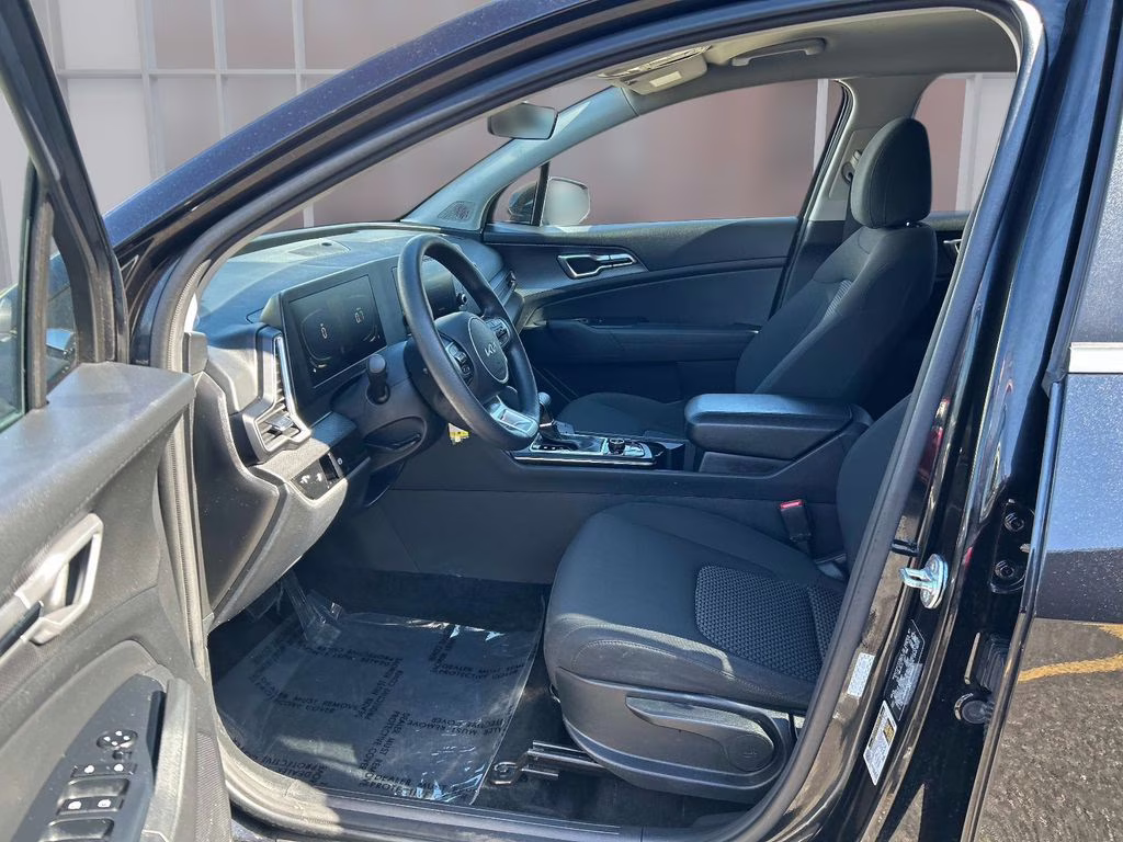 2024 Fusion Black Kia Sportage LX FWD SUV