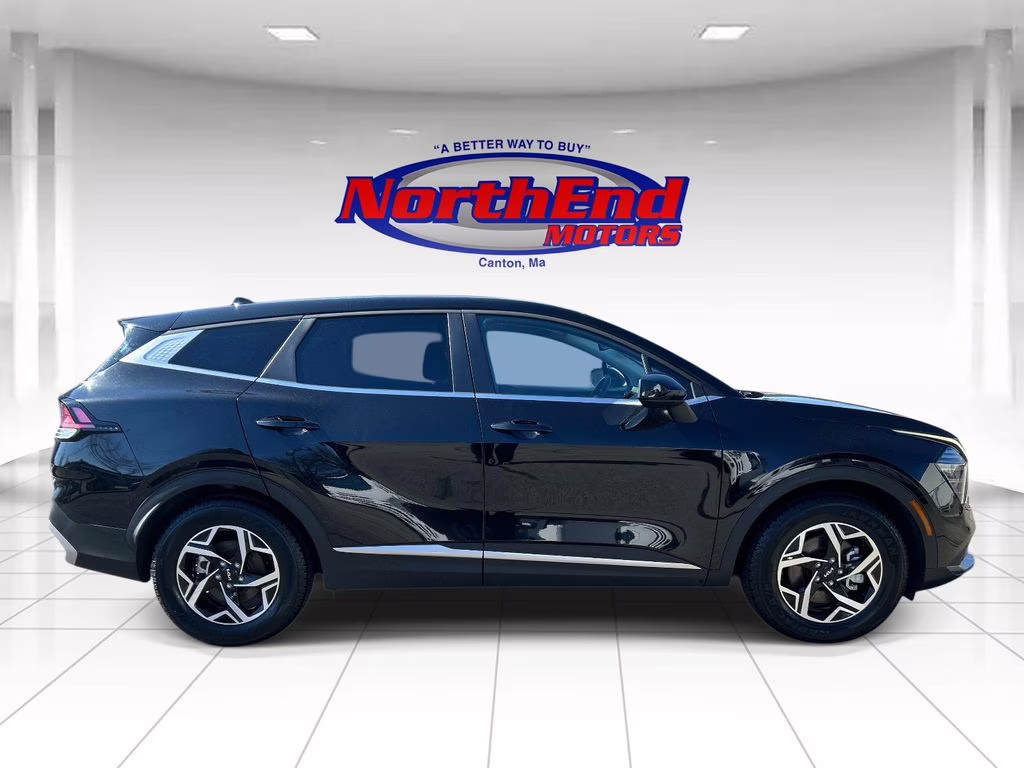 2024 Fusion Black Kia Sportage LX FWD SUV