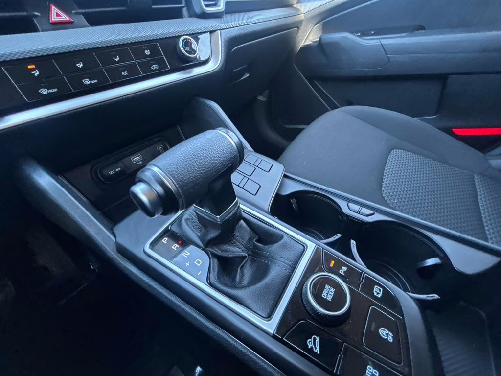 2024 Fusion Black Kia Sportage LX FWD SUV