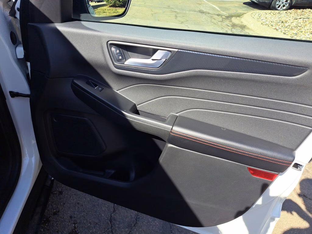 2024 White Metallic Ford Escape ST-Line w/Tech Pkg AWD SUV