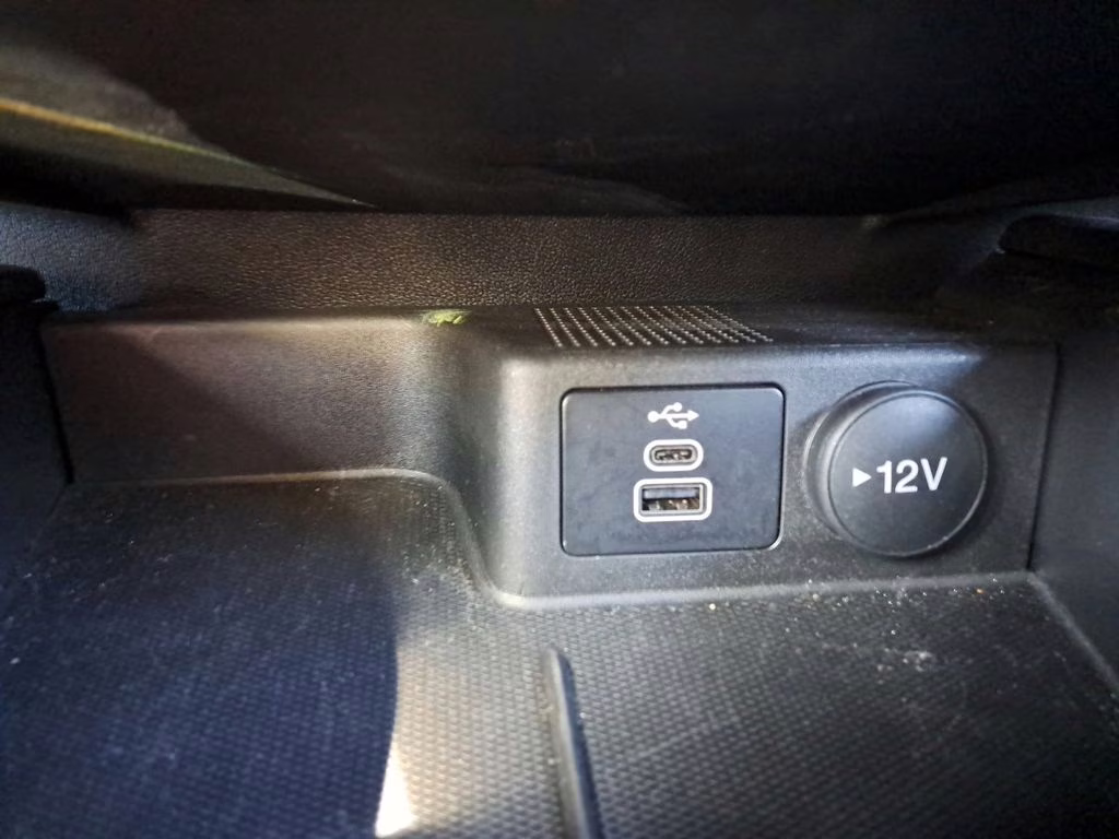 2024 White Metallic Ford Escape ST-Line w/Tech Pkg AWD SUV