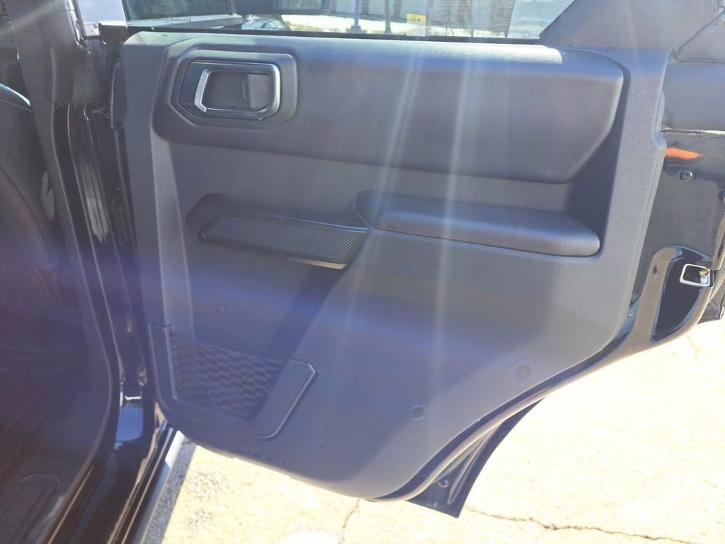 2025 Shadow Black Ford Bronco Badlands Hard Top 4X4 SUV