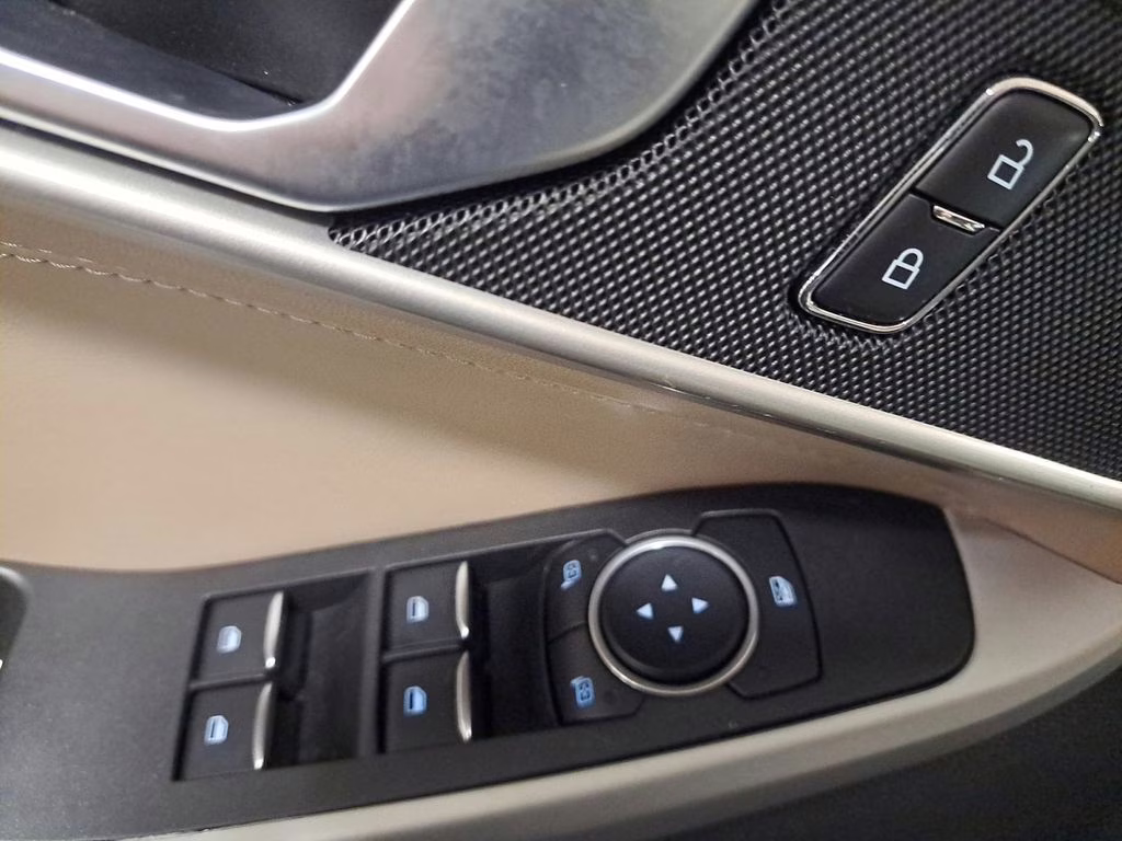 2023 Black Metallic Ford Explorer XLT 4X4 SUV