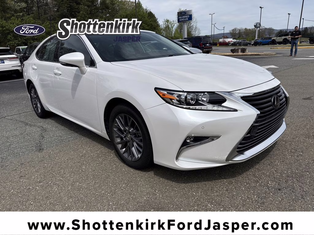 2018 Eminent White Pearl Lexus ES 350 FWD Sedan