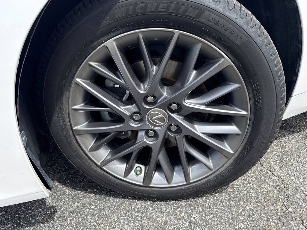 2018 Eminent White Pearl Lexus ES 350 FWD Sedan