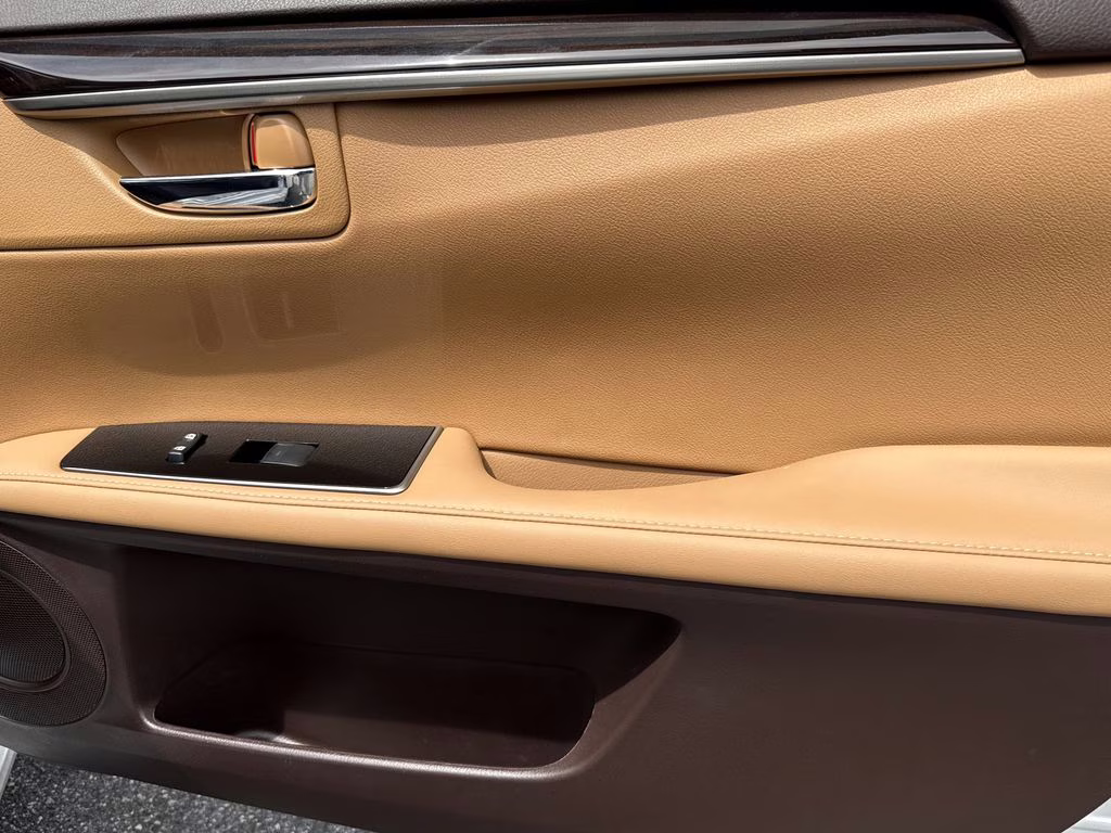 2018 Eminent White Pearl Lexus ES 350 FWD Sedan