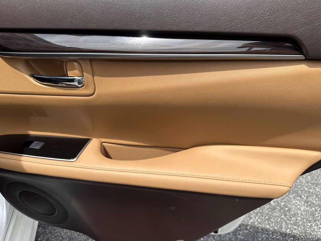 2018 Eminent White Pearl Lexus ES 350 FWD Sedan