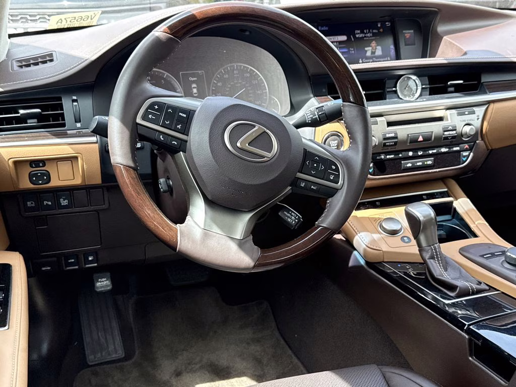 2018 Eminent White Pearl Lexus ES 350 FWD Sedan