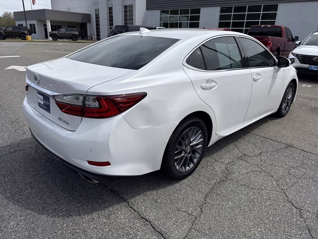 2018 Eminent White Pearl Lexus ES 350 FWD Sedan