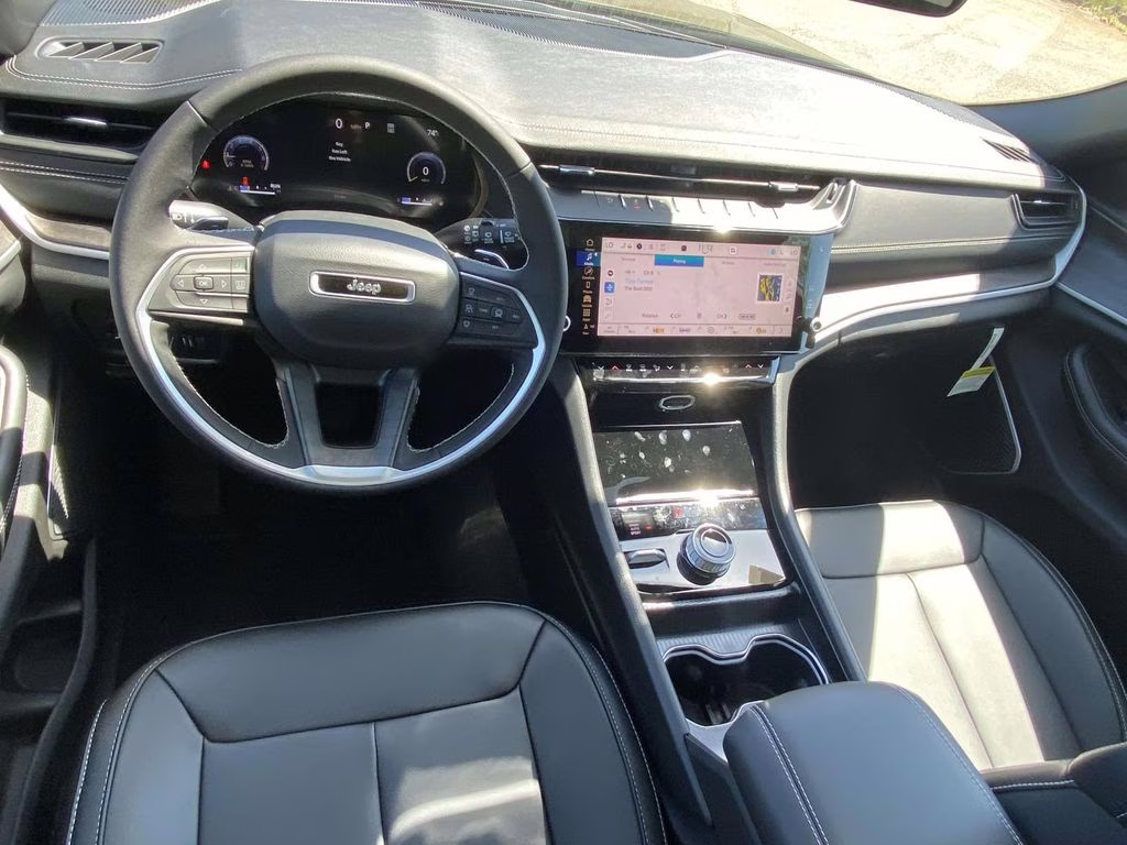 2026 Diamond Black Crystal Pearlcoat Jeep Grand Cherokee L Limited 4X4 SUV