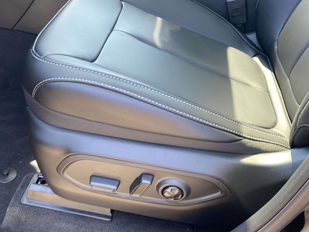 2026 Diamond Black Crystal Pearlcoat Jeep Grand Cherokee L Limited 4X4 SUV