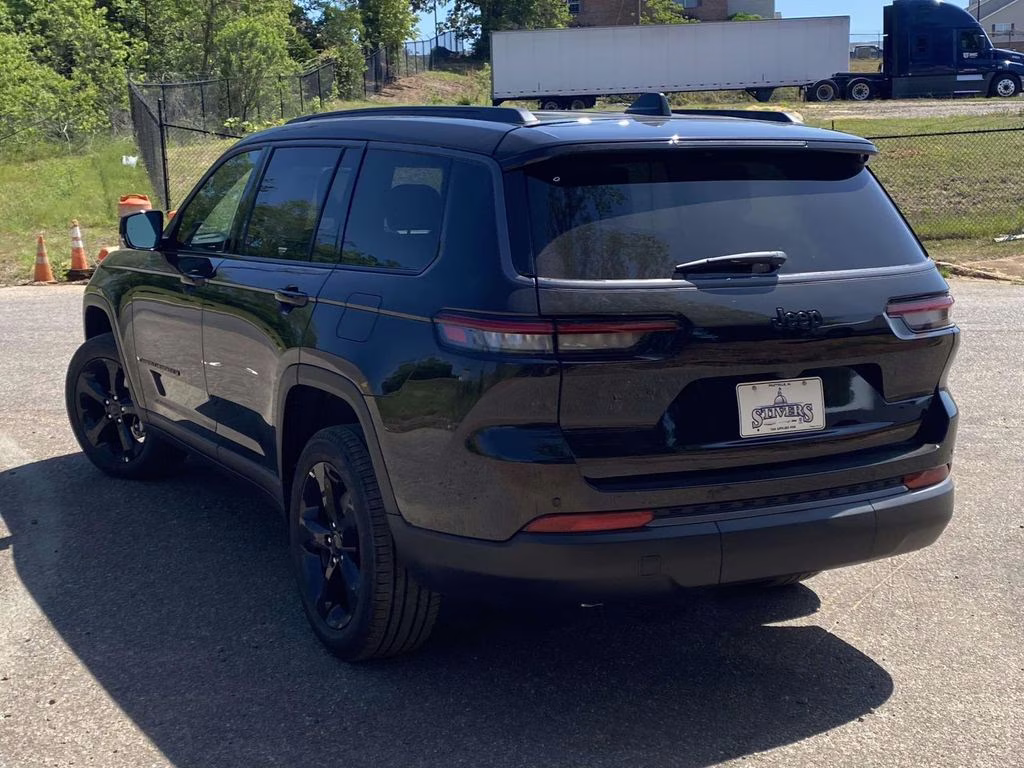 2026 Diamond Black Crystal Pearlcoat Jeep Grand Cherokee L Limited 4X4 SUV