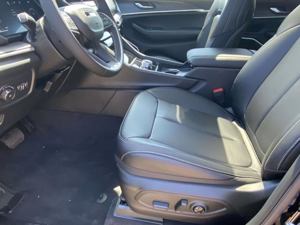 2026 Diamond Black Crystal Pearlcoat Jeep Grand Cherokee L Limited 4X4 SUV