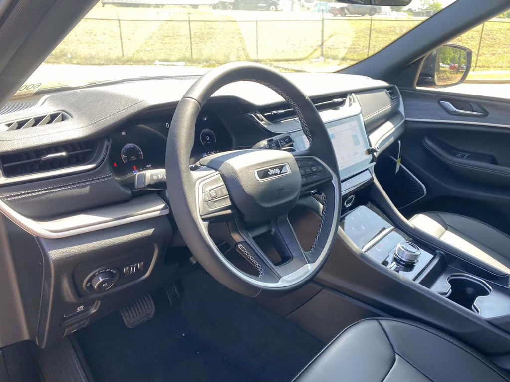 2026 Diamond Black Crystal Pearlcoat Jeep Grand Cherokee L Limited 4X4 SUV