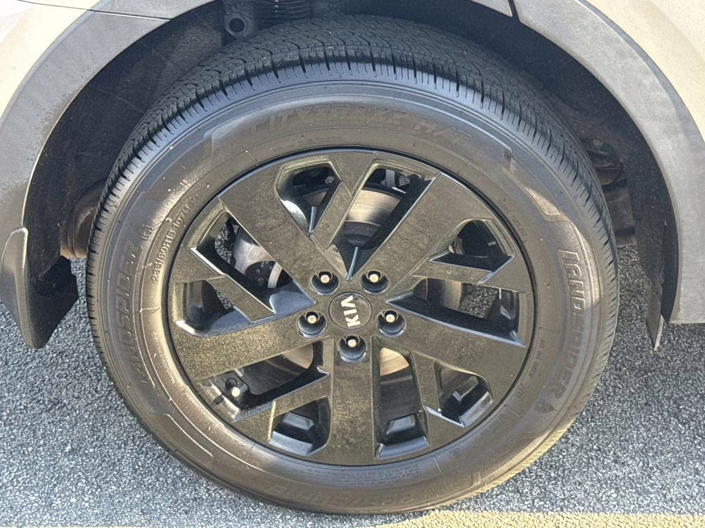 2021 Sparkling Silver Kia Sorento S AWD SUV