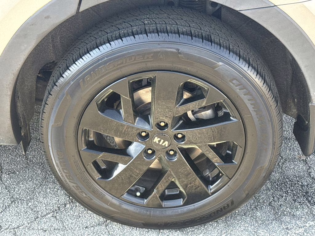 2021 Sparkling Silver Kia Sorento S AWD SUV