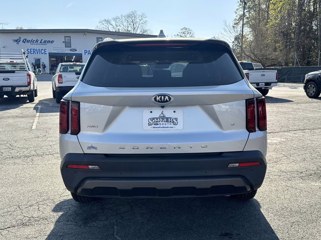 2021 Sparkling Silver Kia Sorento S AWD SUV