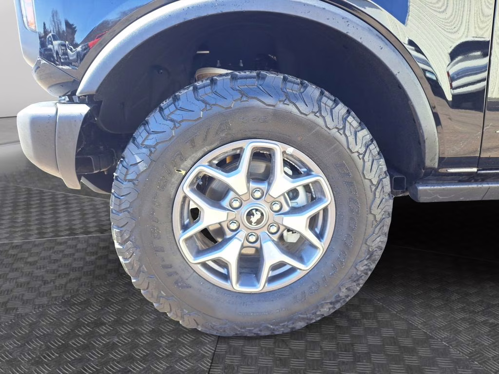 2025 Shadow Black Ford Bronco Badlands Hard Top 4X4 SUV