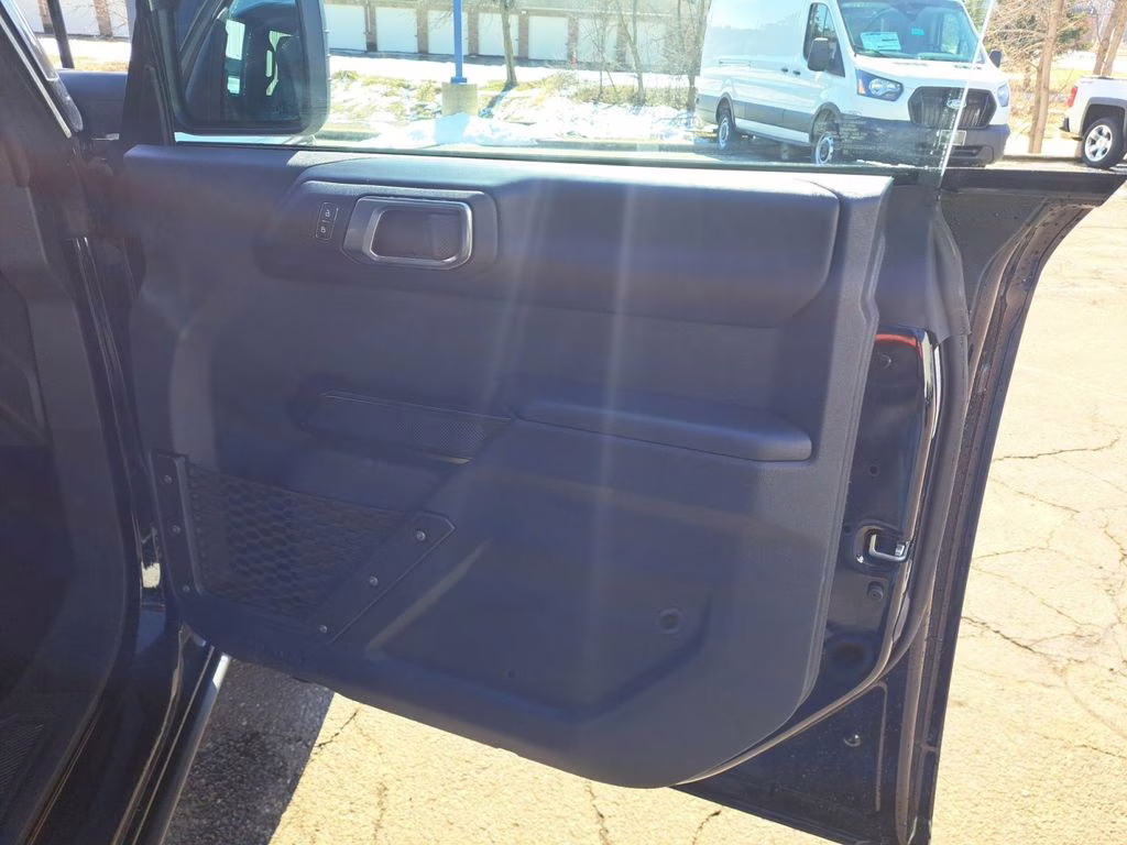 2025 Shadow Black Ford Bronco Badlands Hard Top 4X4 SUV