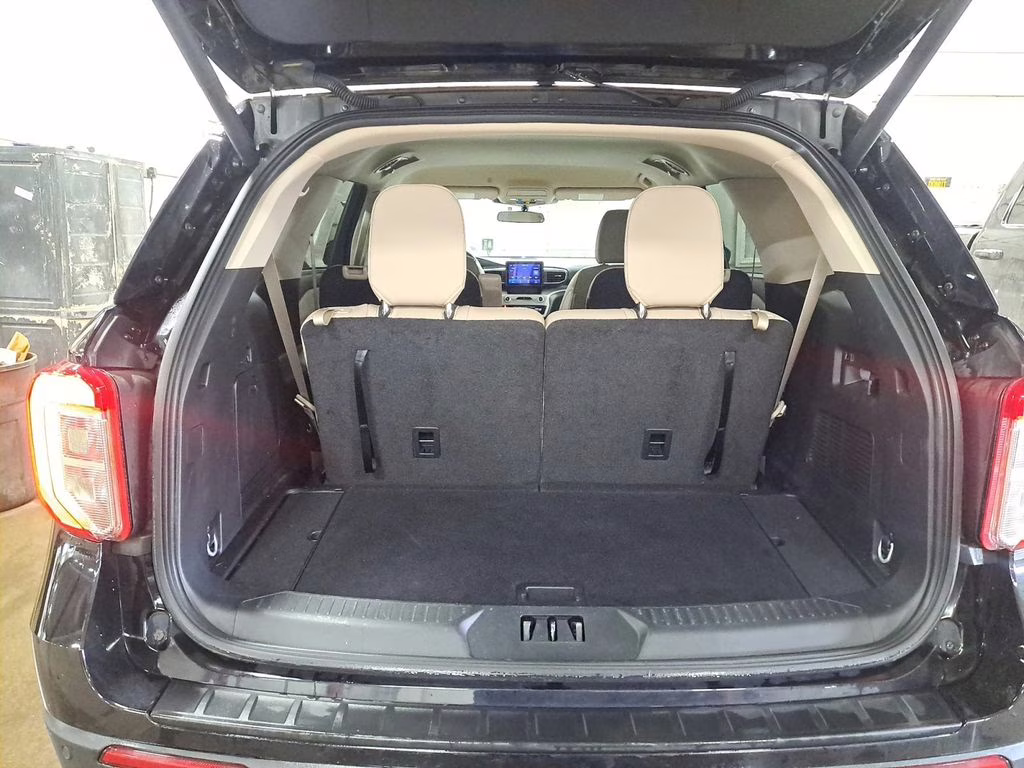2023 Black Metallic Ford Explorer XLT 4X4 SUV