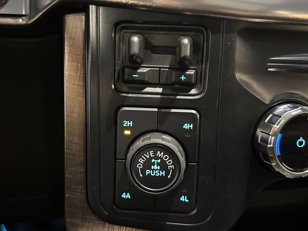 2026 Star White Metallic Tri-Coat Ford F-150 King Ranch 4X4 Truck