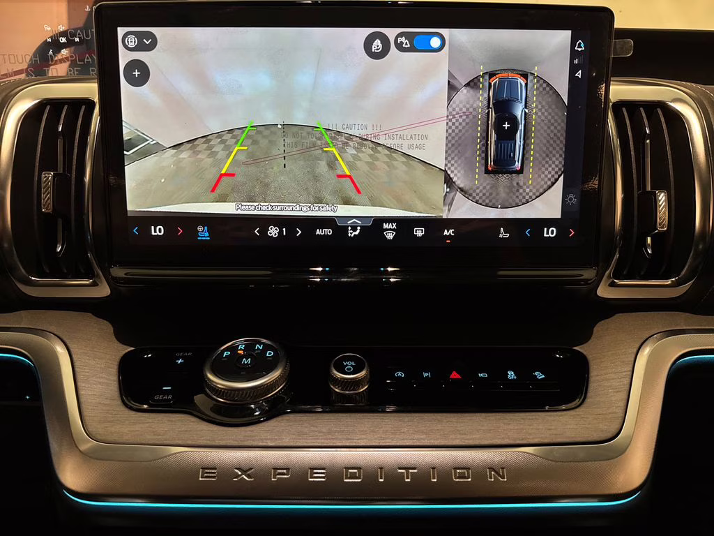 2026 Star White Metallic Tri-Coat Ford Expedition Platinum 4X4 SUV