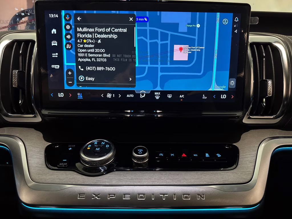 2026 Star White Metallic Tri-Coat Ford Expedition Platinum 4X4 SUV