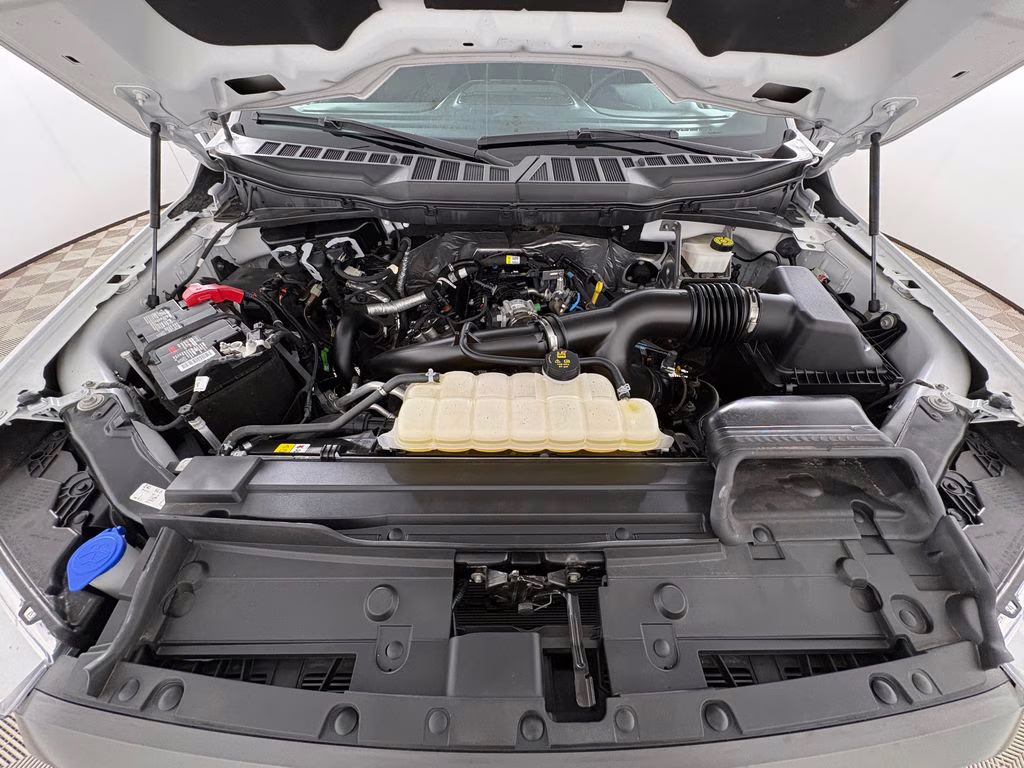 2023 Oxford White Ford F-150 XLT 4X4 Truck