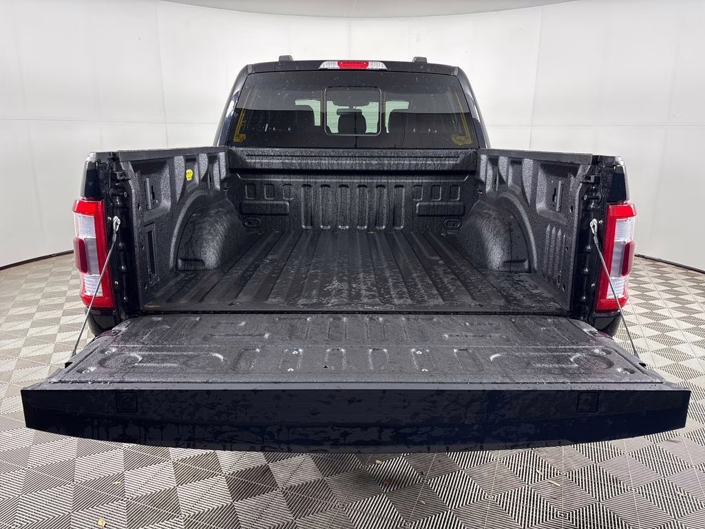 2023 Agate Black Metallic Ford F-150 Lariat 4X4 Truck