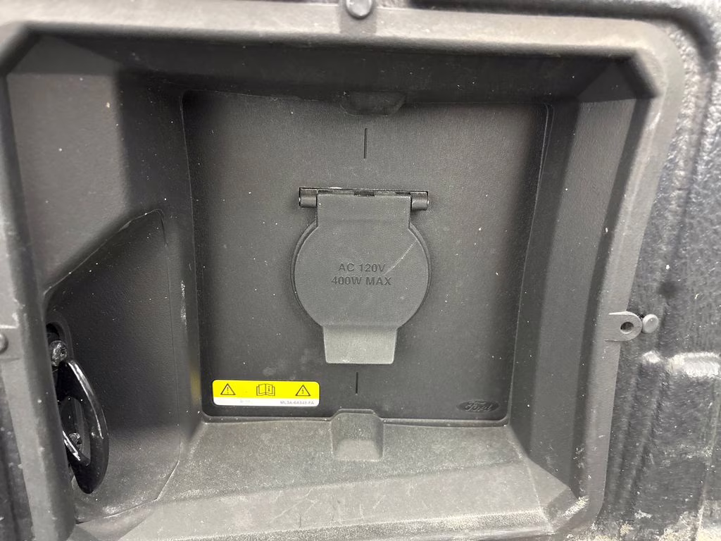 2023 Agate Black Metallic Ford F-150 XLT 4X4 Truck