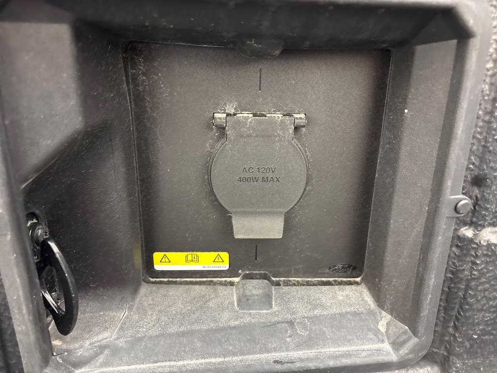 2023 Agate Black Metallic Ford F-150 XLT 4X4 Truck