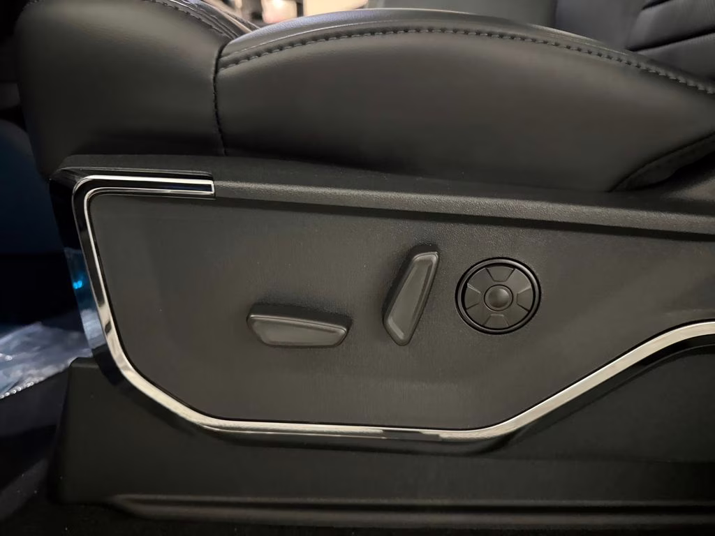 2026 Star White Metallic Tri-Coat Ford Super Duty F-350 SRW Platinum 4X4 Truck