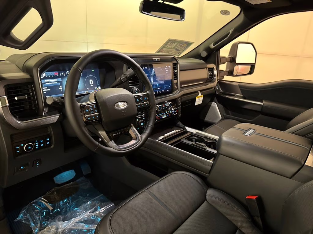 2026 Star White Metallic Tri-Coat Ford Super Duty F-350 SRW Platinum 4X4 Truck