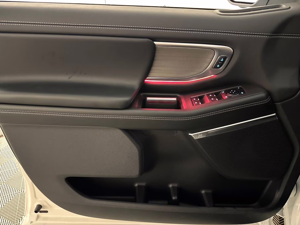 2026 Star White Metallic Tri-Coat Ford Expedition Platinum 4X4 SUV