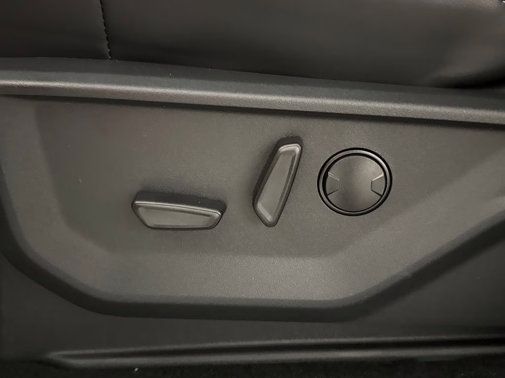 2026 Star White Metallic Tri-Coat Ford Expedition Platinum 4X4 SUV