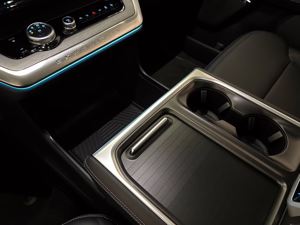 2026 Star White Metallic Tri-Coat Ford Expedition Platinum 4X4 SUV