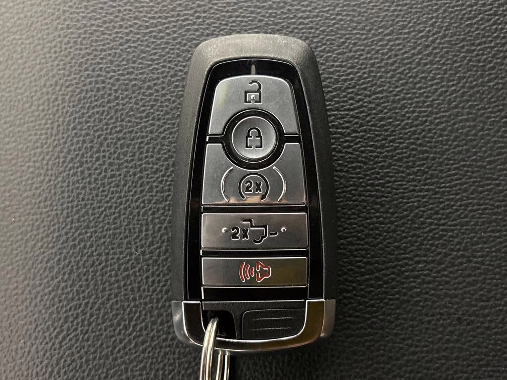 2023 Agate Black Metallic Ford F-150 XLT 4X4 Truck