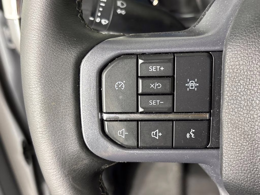 2023 Oxford White Ford F-150 XLT 4X4 Truck