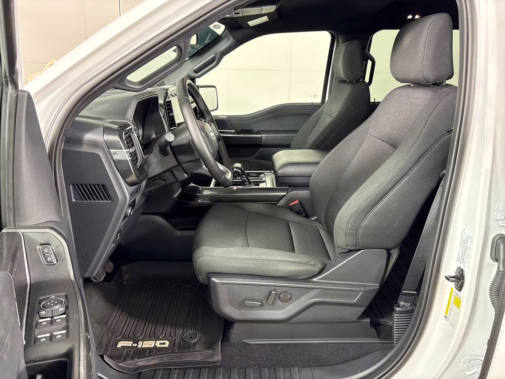 2023 Oxford White Ford F-150 XLT 4X4 Truck