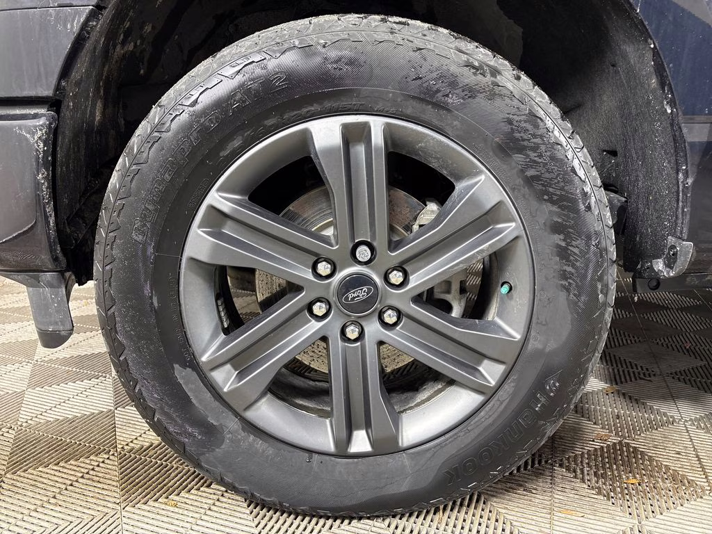 2023 Agate Black Metallic Ford F-150 Lariat 4X4 Truck