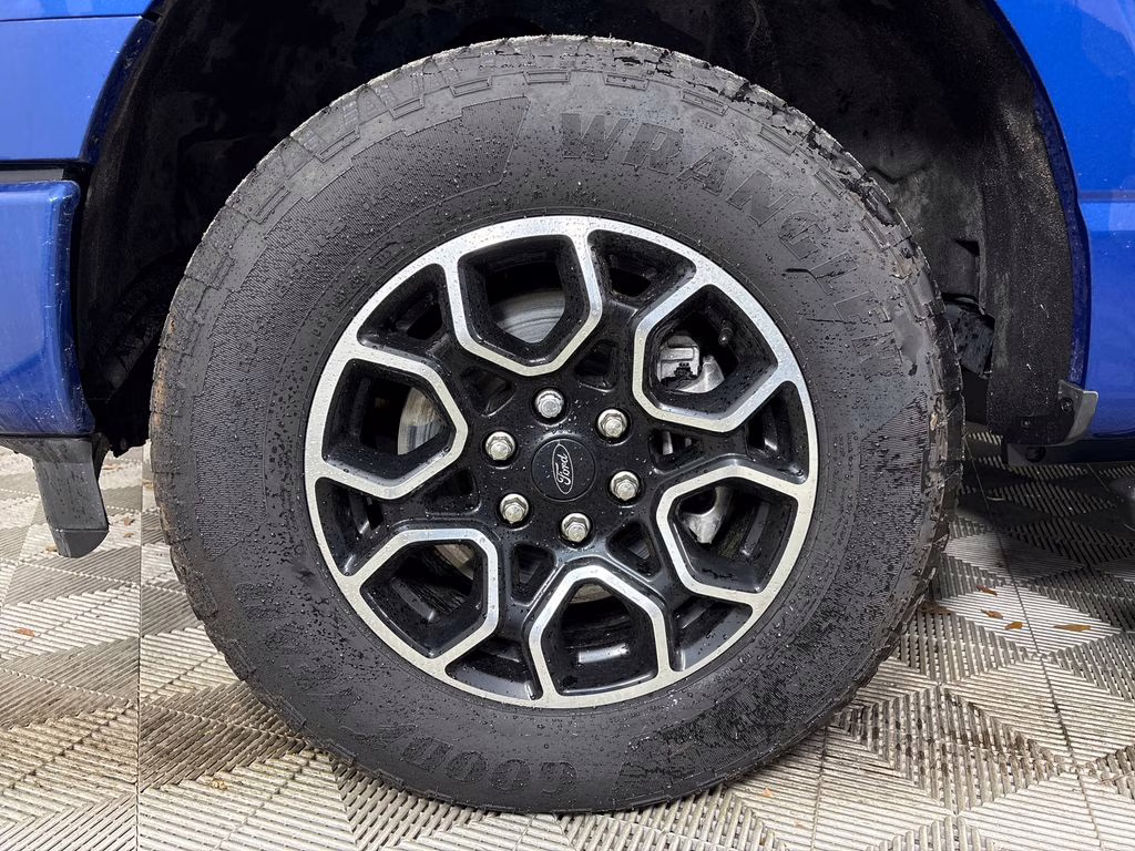 2023 Atlas Blue Metallic Ford F-150 XLT 4X4 Truck