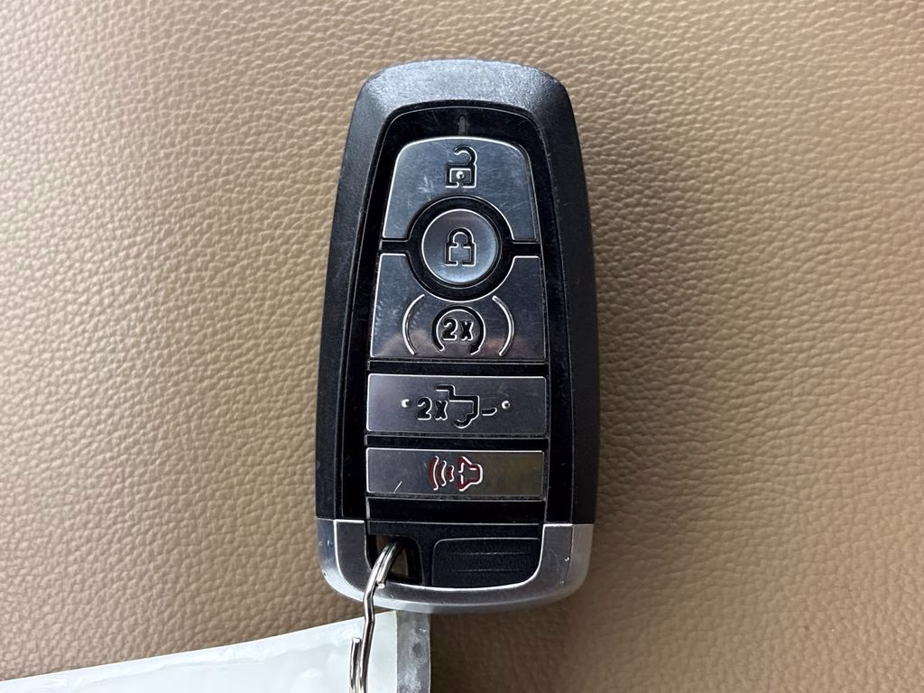 2021 White Metallic Ford F-150 Lariat 4X4 Truck