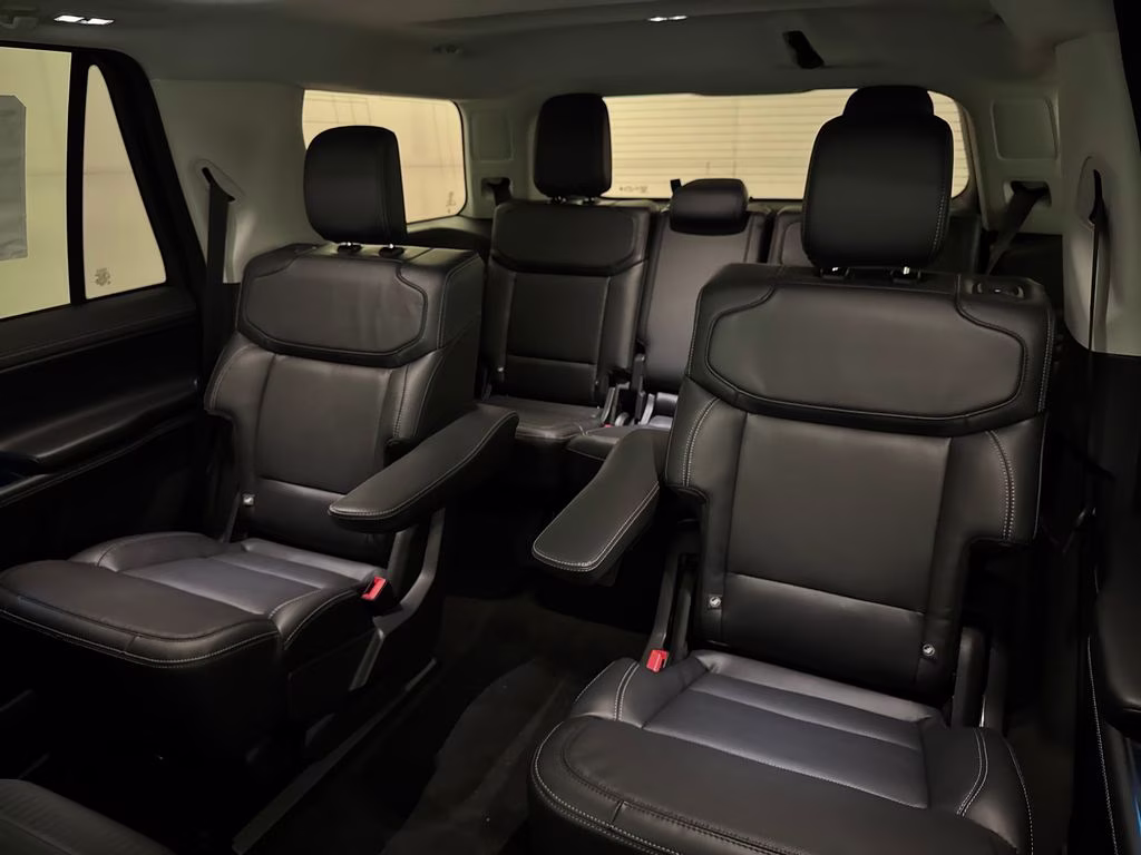 2026 Star White Metallic Tri-Coat Ford Expedition Platinum 4X4 SUV